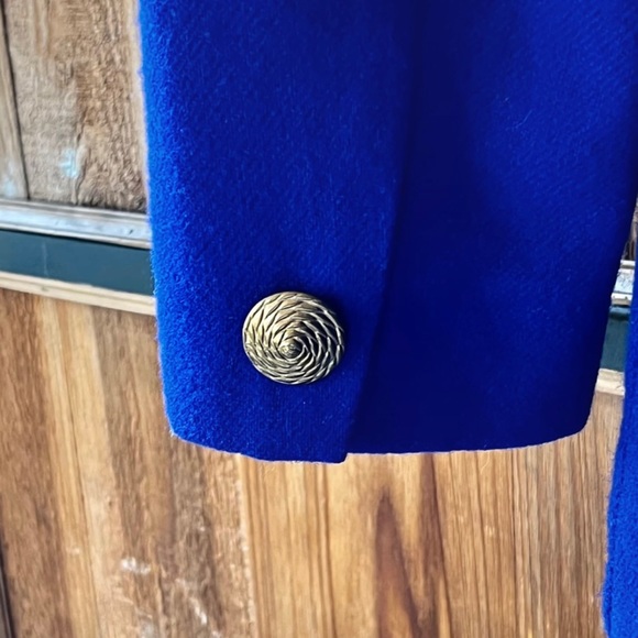 Vintage • Blazer w/ Broche - Picture 4 of 5